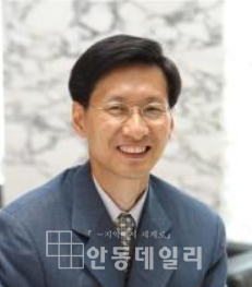 ▲ 강규형 명지대 교수, 전 KBS이사